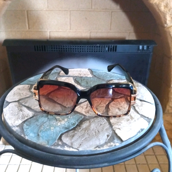 Brown/Leopard Big Retro Sunnies - Picture 3 of 6